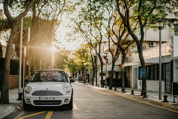 Voyager à Travers le Monde tout en Garantissant l'Accès à l'Eau Potable : Stratégies et Solutions Innovantes